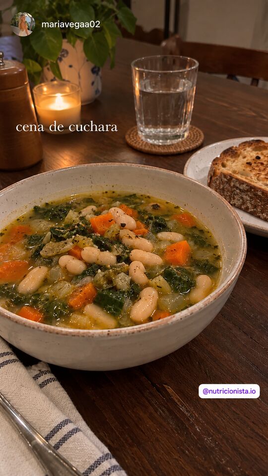 Historia de Instagram: cena de cuchara