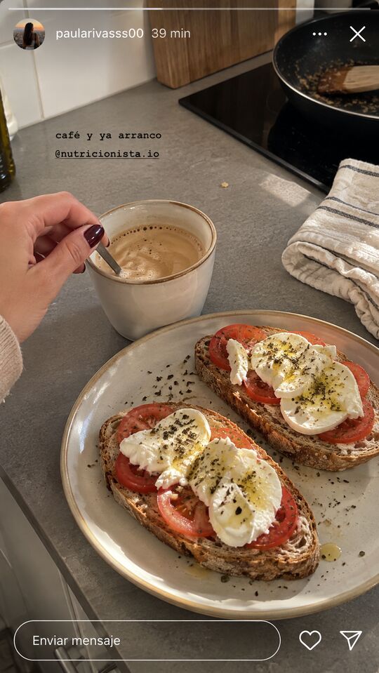Historia de Instagram: café y ya arranco